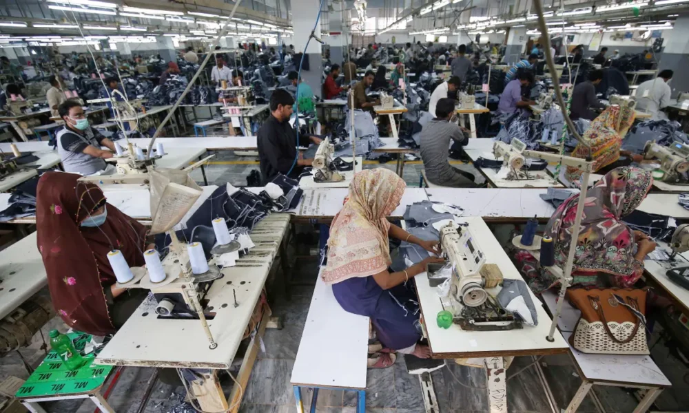 Understanding the Implications: Behind the Closure of 1,600 Textile Units in Pakistan.