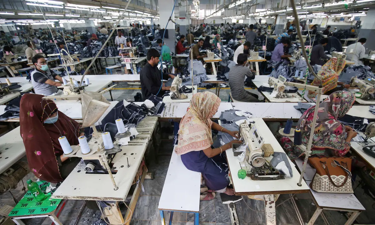Understanding the Implications: Behind the Closure of 1,600 Textile Units in Pakistan.
