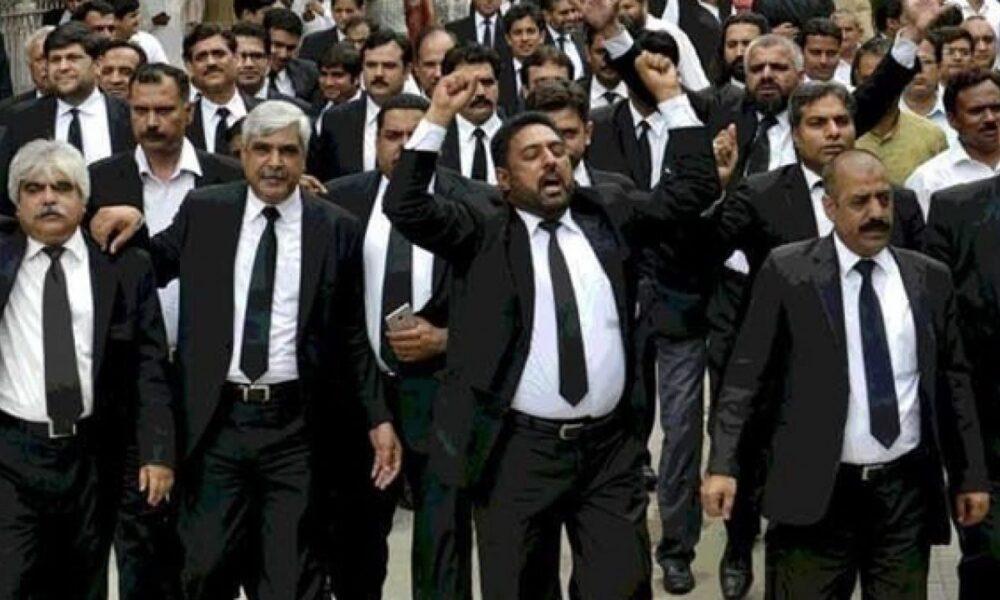 Lawyers demands Elections on Time and resist Military trials of civilians